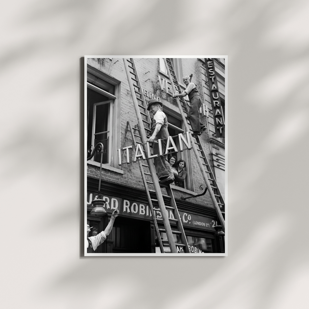 Italian Restaurant in London 1940 - Vintage Poster